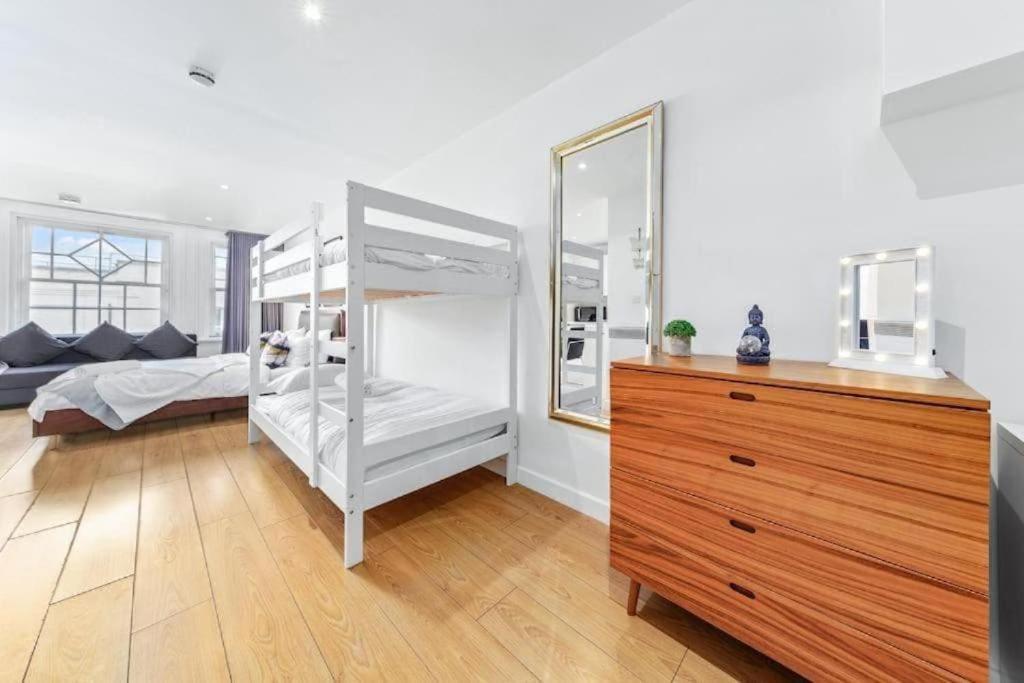 1 Bedroom Flat Piccadilly Sleep 7 In London Vr10 Luaran gambar